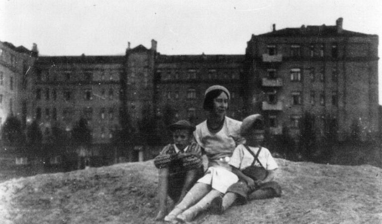 Кілька слів про дружин і дітей Михайла Бойчука
